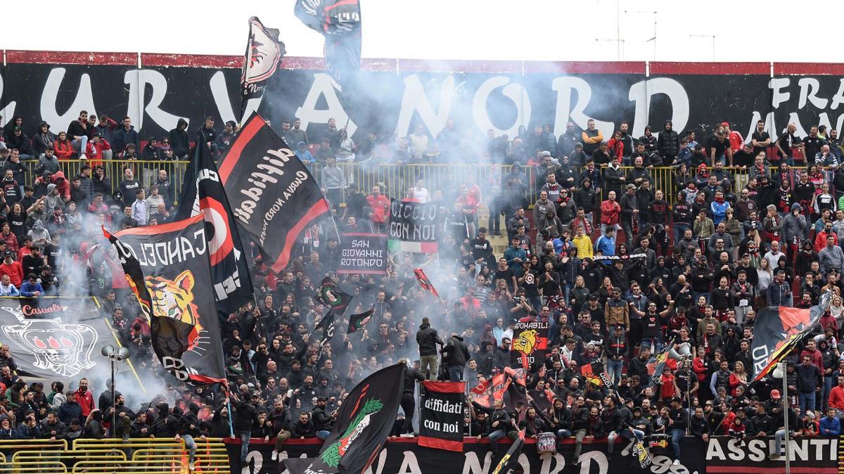 La Lega Pro condanna le violenze a Monopoli dopo l'invasione di campo dei tifosi del Foggia