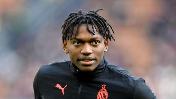 Leao: "Sono contento al Milan. Il mio idolo? C'è anche Ibra, se no domani mi ammazza..."