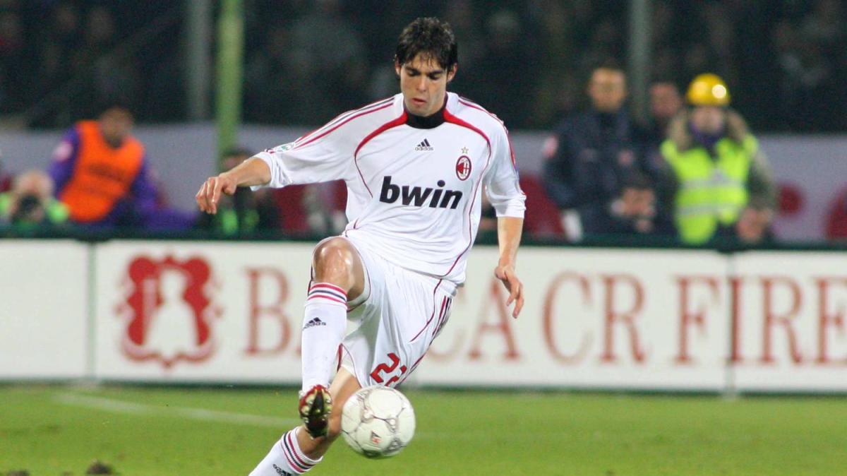 ESCLUSIVA MN - Leggenda Schalke 04 Bordon: "Il Kakà degli anni d'oro era il miglior giocatore al mondo. Ingiocabile, una Ferrari. Ma noi vendemmo cara la pelle al Milan. L’esultanza di Gattuso a Poulsen? Lui era cosi, picchiava duro..." 