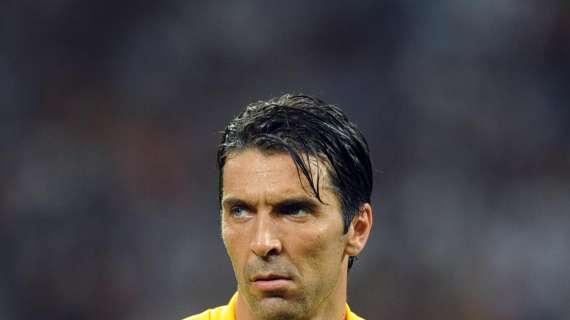 Buffon: "Noi calciatori specchietti per le allodole"