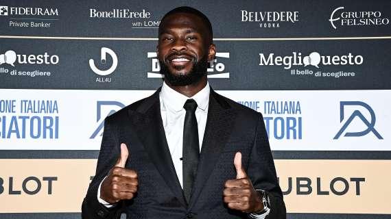 Milan, oggi è il compleanno di Tomori: "La nostra roccia difensiva festeggia 25 anni"