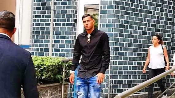 VIDEO MN - Finita la prima parte delle visite di Theo Hernandez: domani altri test e la firma