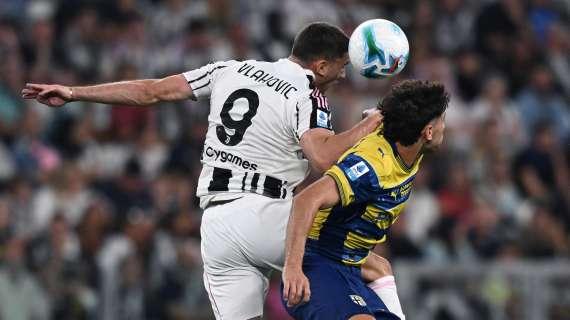 Da Torino: Vlahovic entrato tra i fischi dello Stadium, ma poi ha esultato con i tifosi a braccia aperte sotto la curva