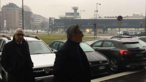 FOTO MN - L'arrivo del Crotone a Casa Milan per trattare il prestito di Zanellato