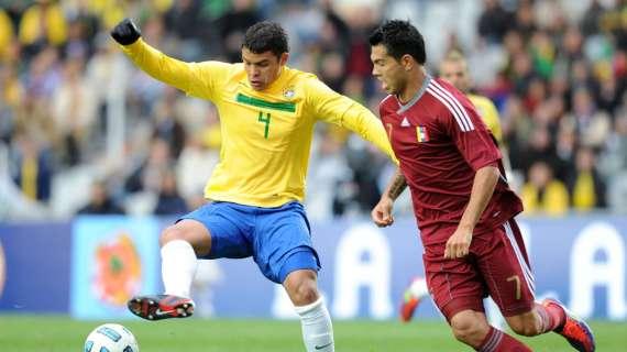 Brasile, T. Silva difende Ronaldinho: "Merita rispetto, ha dato tanto al calcio" 
