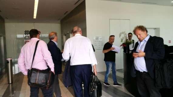 Niang, incontro tra la delegazione dell'Everton e gli agenti del giocatore in centro a Milano