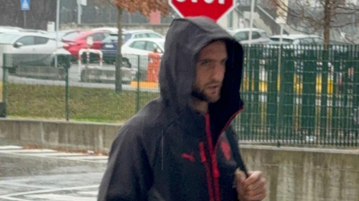 VIDEO MN - L'arrivo del Milan a Malpensa prima della partenza per l'Arabia Saudita