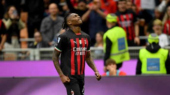 Leao rassicura all'uscita dallo stadio: "Sto bene, nulla di grave"