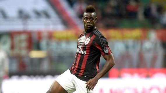 Gazzetta - Milan, Balotelli titolare contro Roma e Juventus: i rossoneri puntano su di lui anche per il futuro