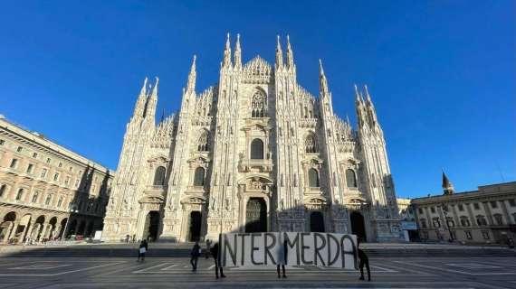 FOTO MN - Curva Sud in azione: striscione “Inter m**da” esposto nei luoghi simbolo della città