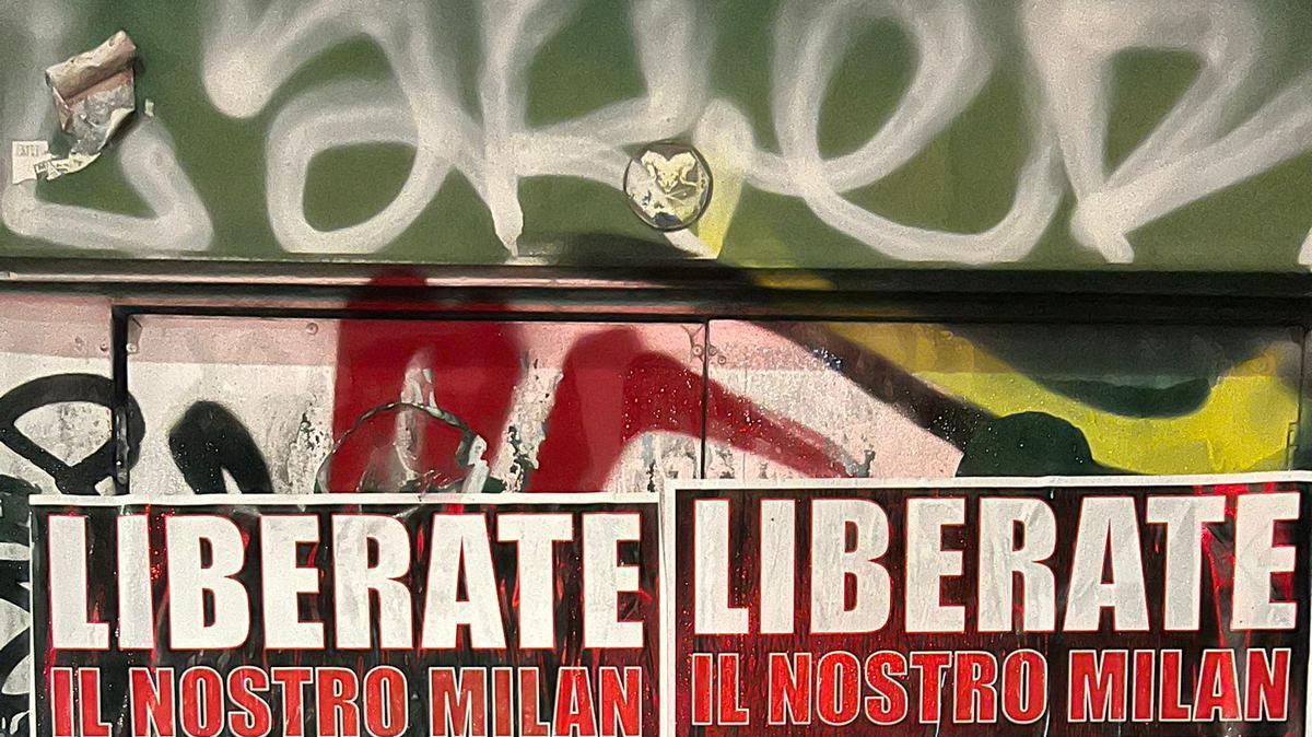 "Liberate il Milan": i manifesti appesi anche davanti al Padel Zenter di Ibrahimovic