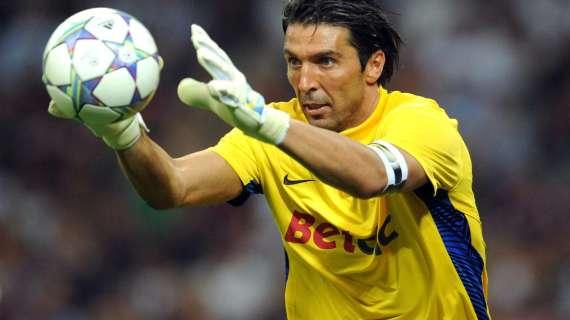 Buffon: "Milan davanti a tutti, dietro ci sono le altre"
