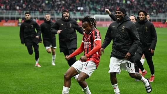 FOTO - Theo e Leao i primi a schizzare dalla panchina per festeggiare il gol di Chukwueze