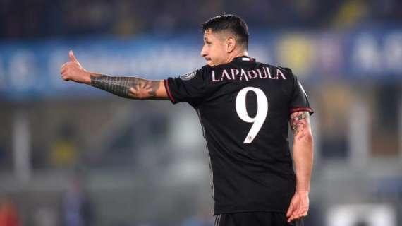Gazzetta - Milan, l’infortunio di Bacca spiana la strada a Lapadula: contro l’Empoli nuova chance da titolare per il numero 9 rossonero