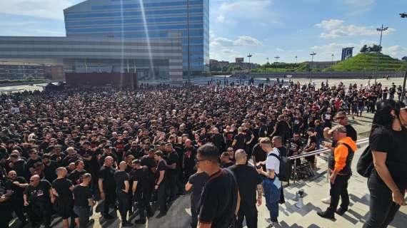 La Curva Sud contro proprietà, dirigenza e calciatori: "Siete riusciti a spingere il Milan in una palude di mediocrità e provincialismo"