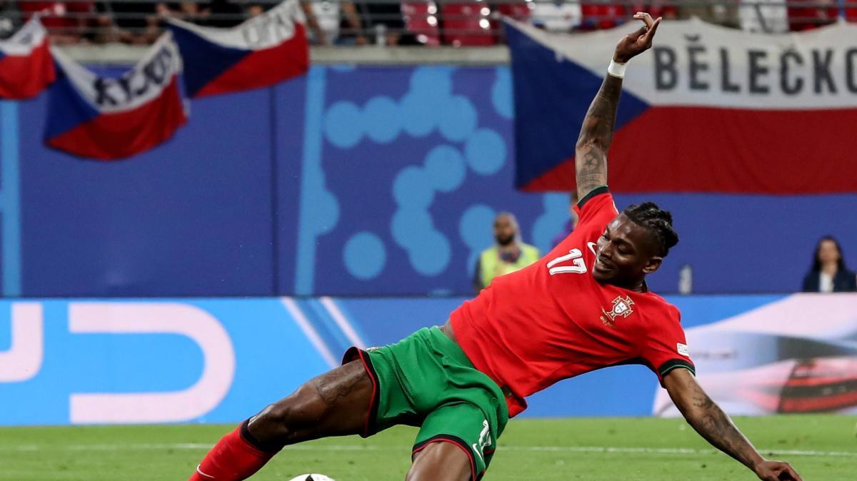 Pastore: "Non è un buon Europeo finora per Leao. Secondo me soffre Ronaldo" 
