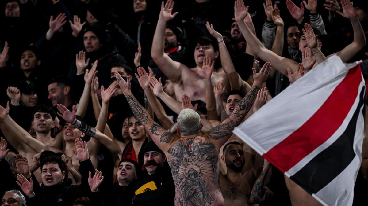 "Rifate tutto da zero, ridateci il Milan": striscione di protesta anche al secondo anello rosso