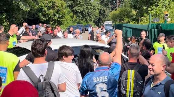 MN - Baresi e Massaro acclamati dai tifosi all'arrivo a Milanello