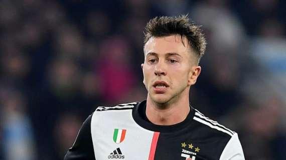 Paratici: "Bernardeschi? Non stiamo trattando col Milan. Andremo avanti con lui"