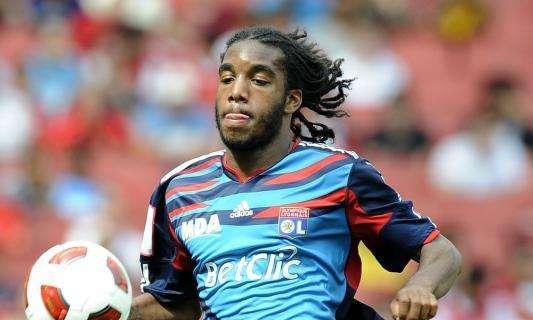 PSG pronto ad una maxi offerta per Lacazette. E Ibra...