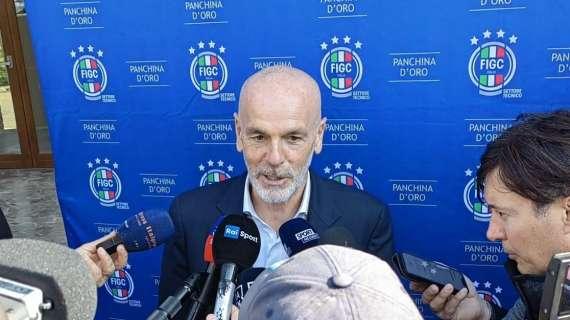 Sky - Pioli porta la Panchina d'Oro a Milanello: discorso alla squadra che ha permesso la vittoria del premio