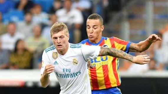 Valencia, Rodrigo si allena col club in attesa dell’Atletico Madrid