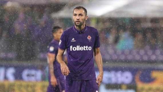 Gazzetta - Milan, assalto a Badelj: pronti 9 milioni per la Fiorentina. C'è anche l'Inter sul croato