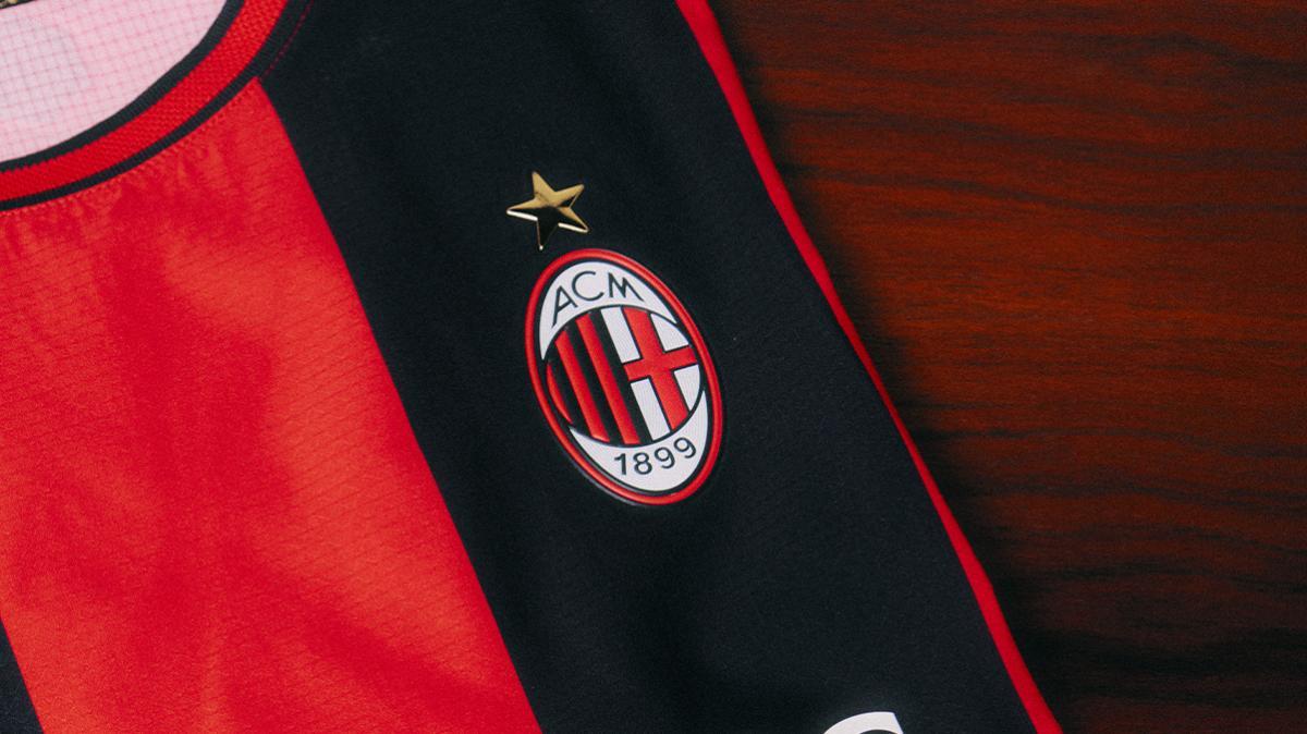 Los Angeles Clippers, Baba Miller alla partita contro i Warriors con una maglia vintage del Milan