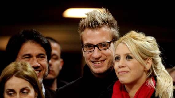 Maxi Lopez attacca Wanda Nara: "Ho 2 figli positivi al Coronavirus per colpa sua". Lei smentisce