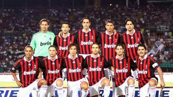 Le FOTO della prima maglia del Milan presentata al Megastore