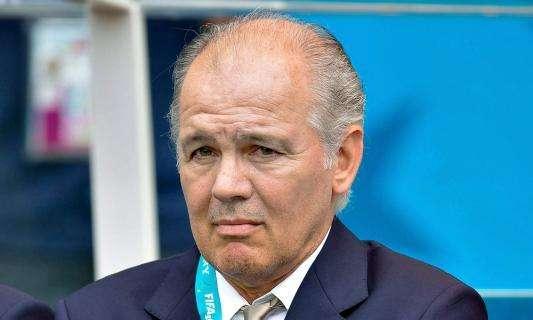 Repubblica - Panchina Milan, tra Montella e Sarri spunta anche Sabella: Galliani lo ha già contattato