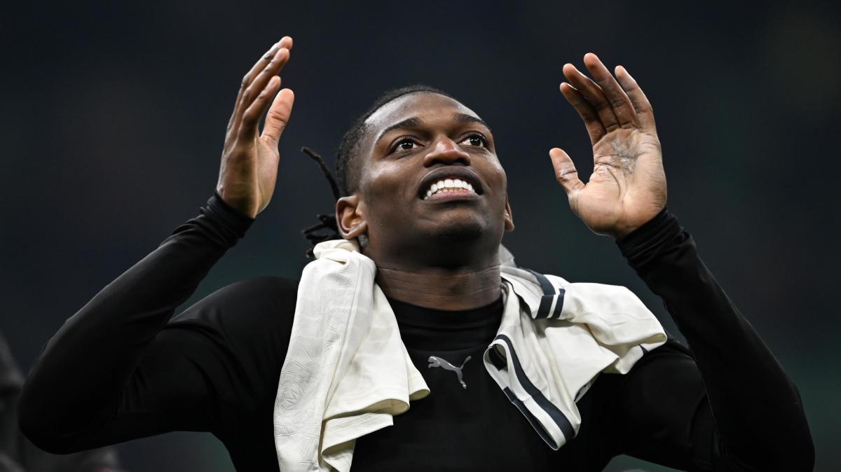 Allegri elogia e sprona Leao: "Deve imparare a fare il centravanti, madre natura gli ha dato qualità uniche"