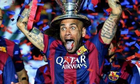 Ag. Dani Alves: "Confermo che sono in contatto con il Milan, ma i rossoneri non sono l'unico club interessato"