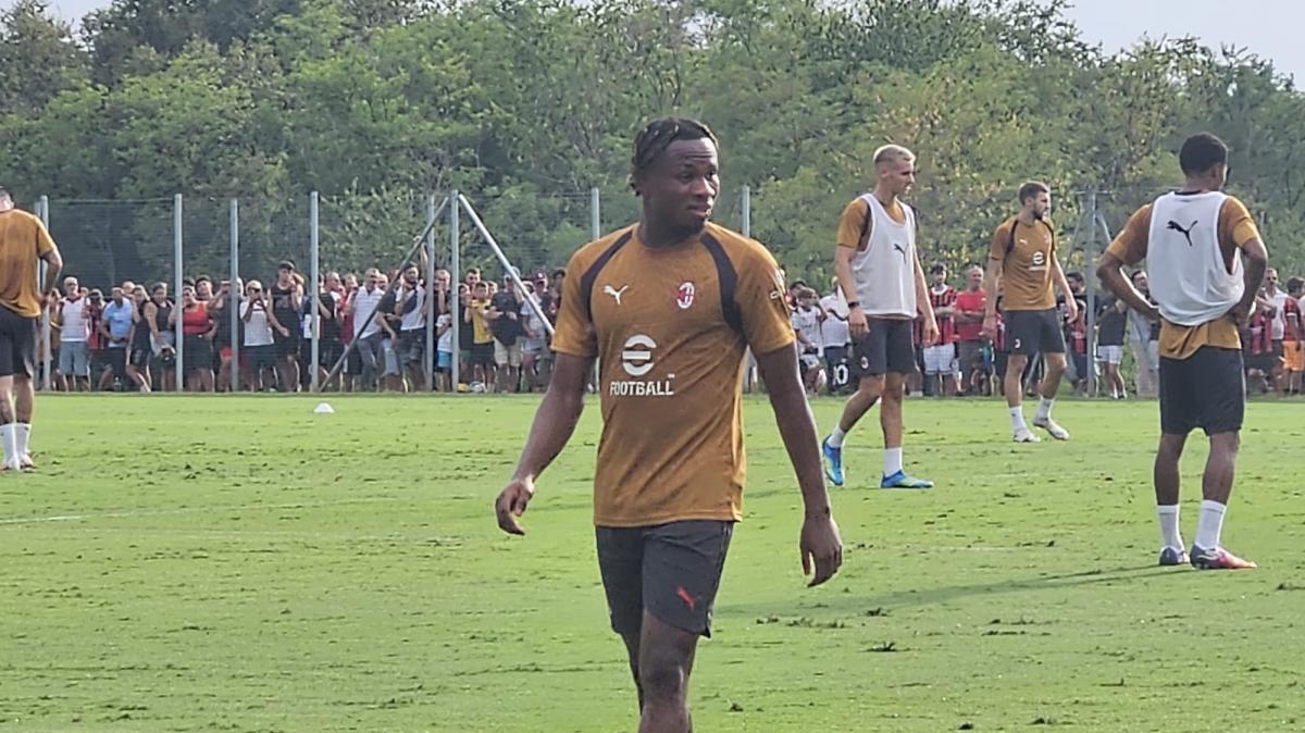 MN - Milan, Amorim prova Chukwueze esterno di destra nei 4 di centrocampo