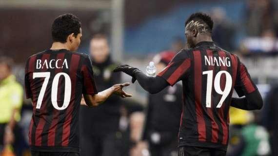 Milan-Bologna, le formazioni ufficiali: Niang e Bacca in avanti, a destra c’è Honda. In difesa Alex-Mexes