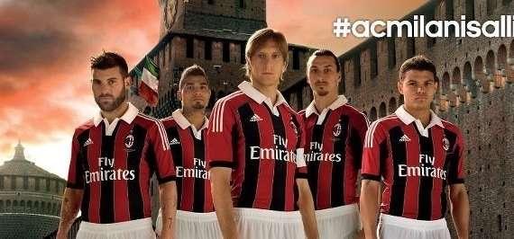 FOTO - Ecco il primo scatto ufficiale della nuova maglia 