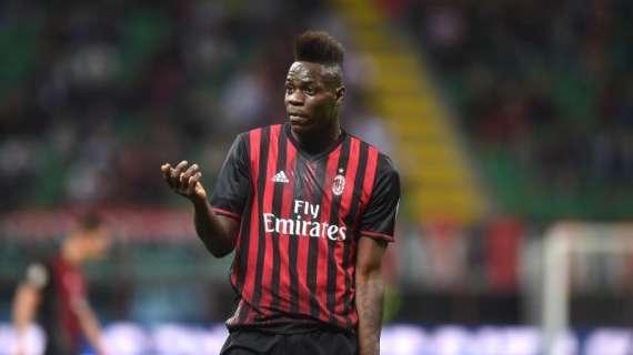 MN - Retroscena Balotelli: a cambio rimandato tenta di lasciare la panchina, ripescato a forza dallo staff