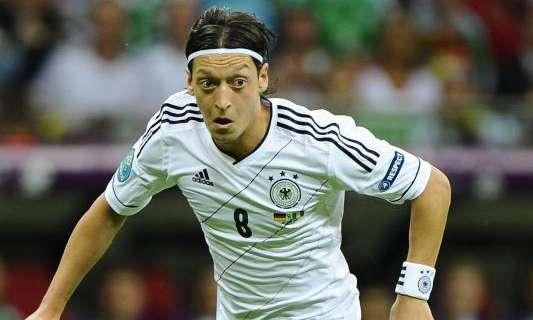 Sportmediaset.it: non solo Kakà, spunta l'ipotesi scambio El Shaarawy-Ozil