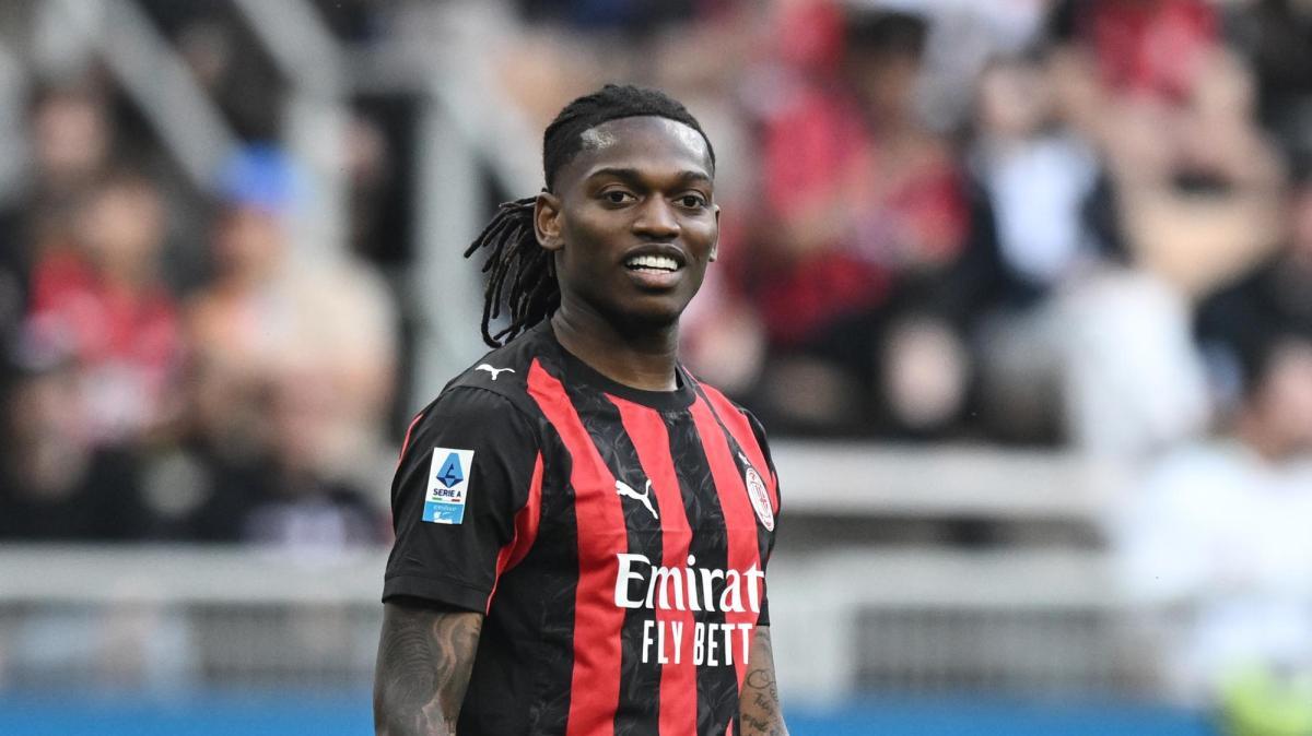 Romano chiarisce: "Il Milan non sta cercando di vendere Leao. Ma in caso di buona offerta..."