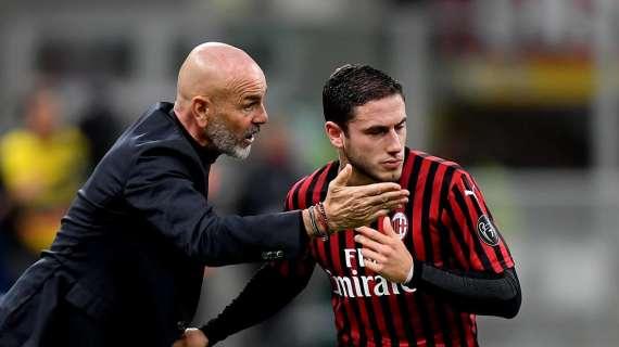 Post partita complicato a Parigi. Calabria: "Ci facciamo il culo a Milanello: chi non ci crede stia a casa". Pioli: "Ha sbagliato: a Milanello non c'è nessuno che lavora con poca attenzione"