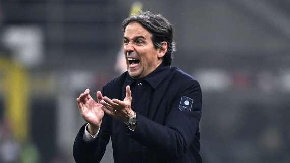 Quando la realtà supera il meme: Theo "dribbla" Inzaghi sulla linea del fallo laterale