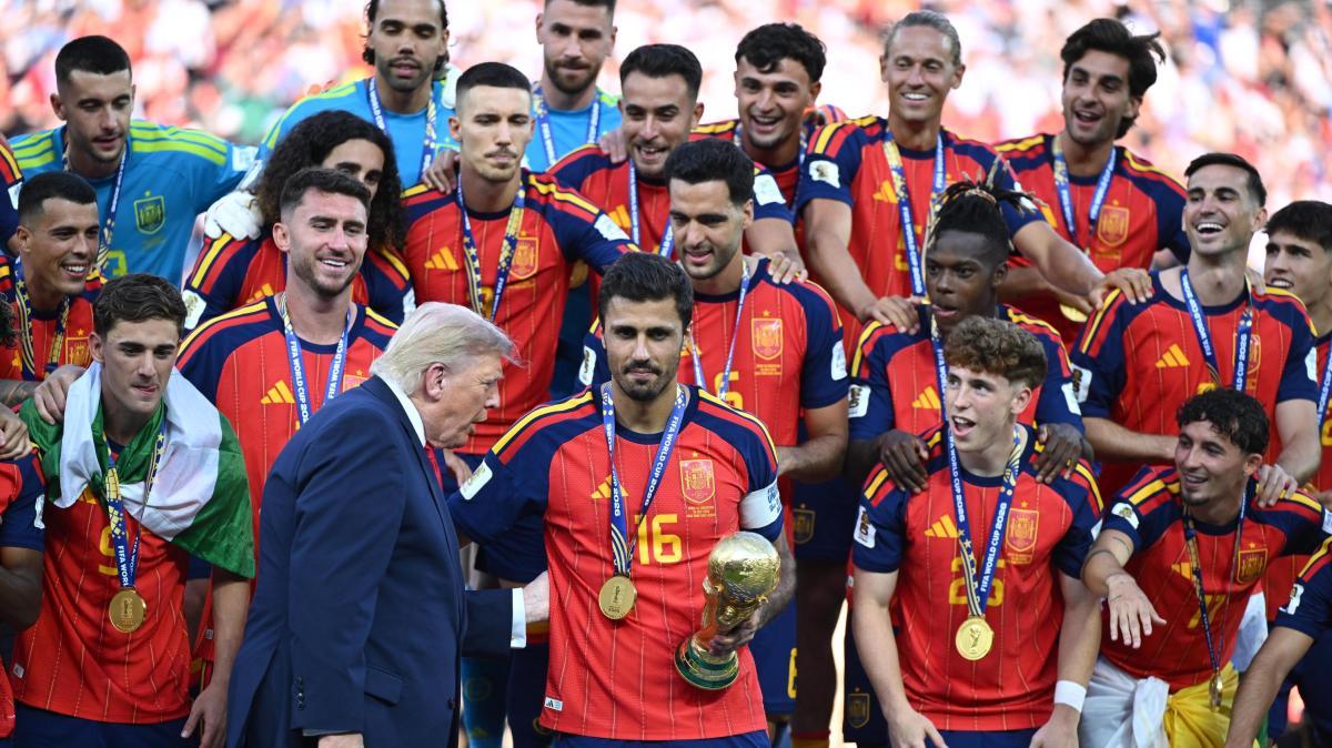 Due milioni di persone sono accorsi a festeggiare la Spagna campione del mondo a Madrid