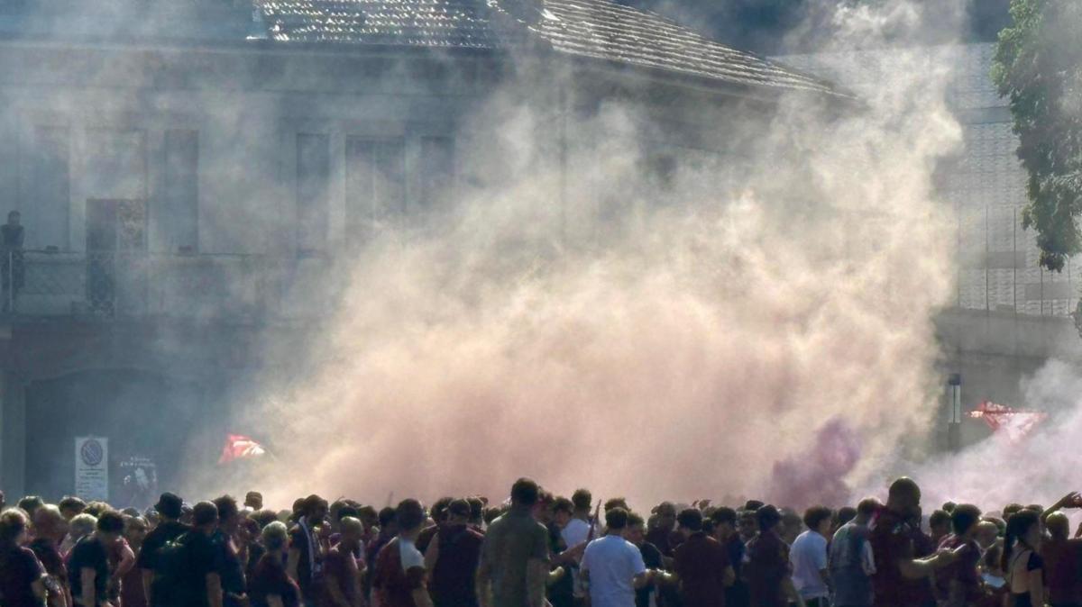 Scontri tra ultras a Torino: resta stabile il tifoso juventino in ospedale