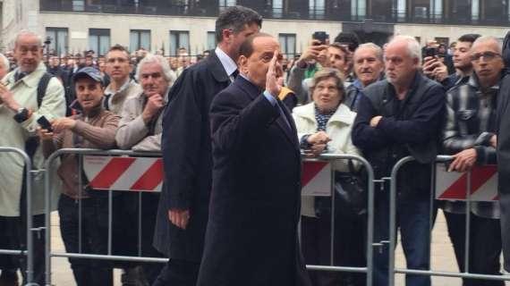 Tuttosport - Cessione Milan, altro stop: con il ricovero in ospedale di Berlusconi si rischia un nuovo ritardo nella vendita del club