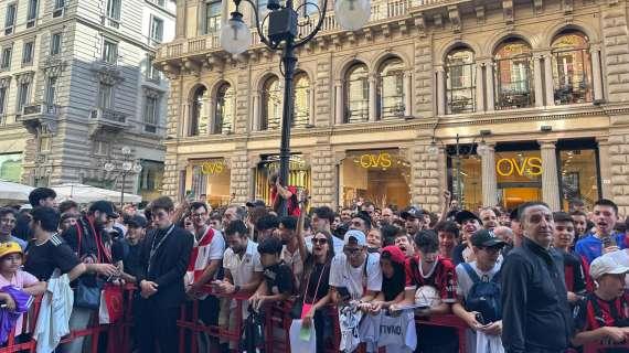 MN - Cresce l'attesa per Modric: al Milan Store ci sono già più di 400 tifosi rossoneri