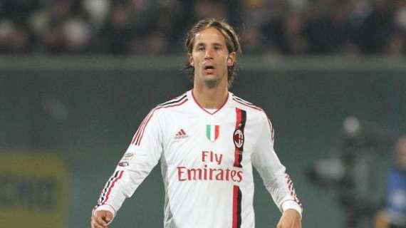 Antonini problemi di stomaco, neanche in panchina