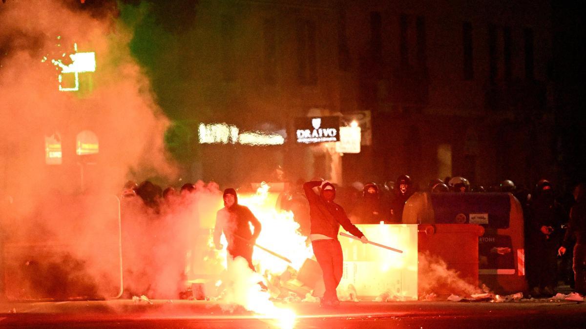 Paraguay, finisce nel sangue il Superclásico: 11 agenti feriti e 31 arresti 