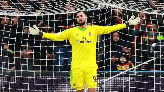 Tuttosport - Dilemma Donnarumma: lui vuole restare, Raiola lo spinge altrove. E il Milan non ha deciso