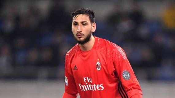 Instagram, Renzo Rosso riceve in regalo le scarpe autografate di Donnarumma
