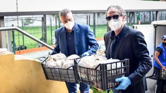 FOTO - Baresi e Massaro all'hub7 del Dispositivo di Aiuto Alimentare di Milano